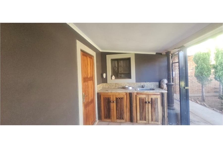 4 Bedroom Property for Sale in Hadison Park Northern Cape